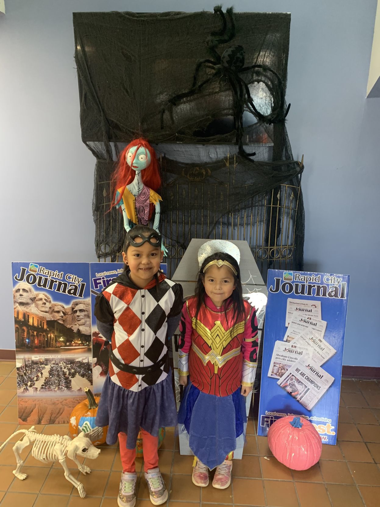 Halloween Pictures to run in Thursday's paper 080.JPG